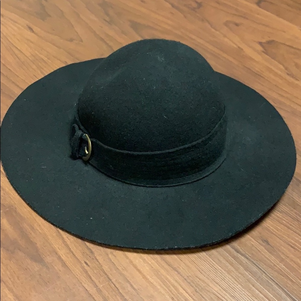 Black Fall Floppy hat w/ Buckle